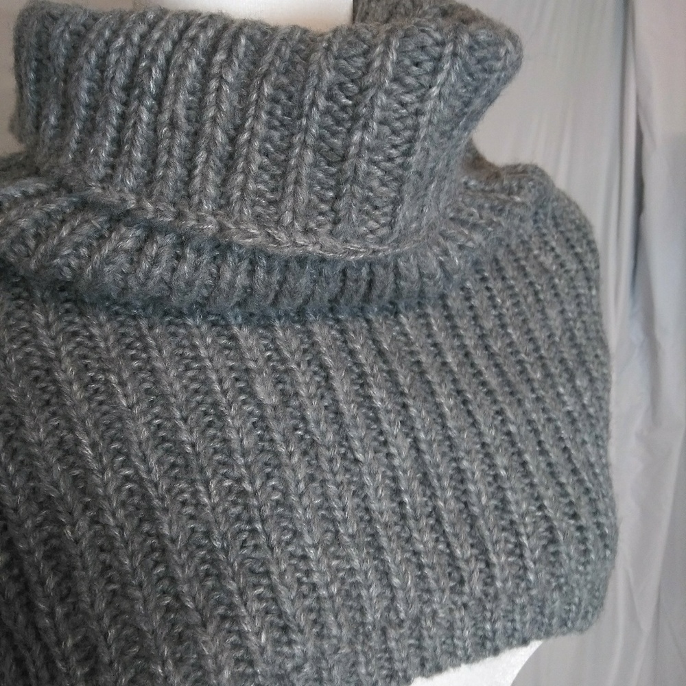 Infinity Loop Scarf.